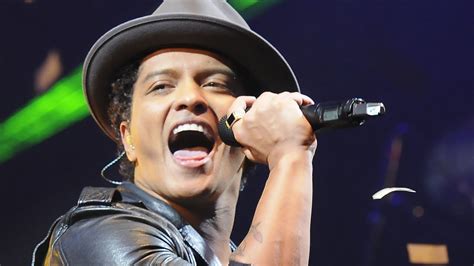 Bruno Mars Has Surprise Up His Fedora For Super Bowl Halftime Show