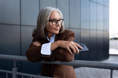 premium photo years old successful slender grayhaired business woman dressed in a stylish
