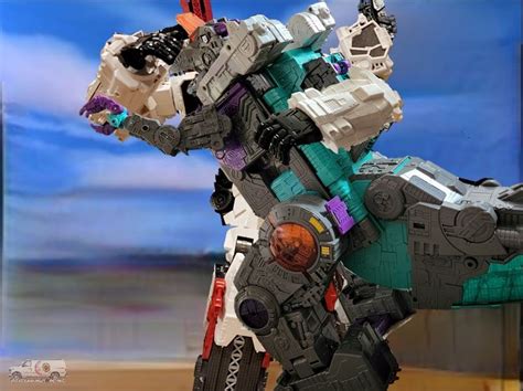 Trypticon Vs Metroplex Transformers Collection Transformers Seasons