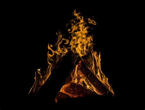 Pretty Heiss Burnt Dark Fire Natural Phenomenon Campfire Heat