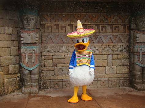Unofficial Disney Character Hunting Guide Fiesta Donalds New Meet And