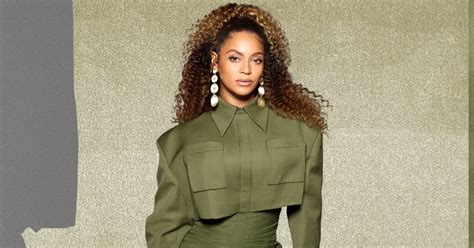 Beyoncé Wears Green Balmain Outfit At Queen And Slim Screening Popsugar Fashion