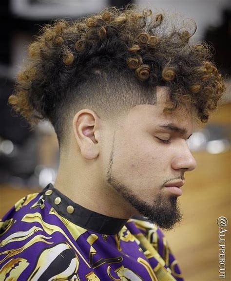 45 Best Curly Hairstyles And Haircuts For Men 2021
