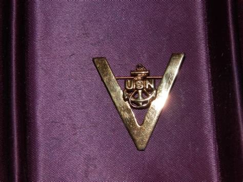 Vintage Wwii 1940s Usn Victory Pin Sterling Silver With Gold Plate Navy