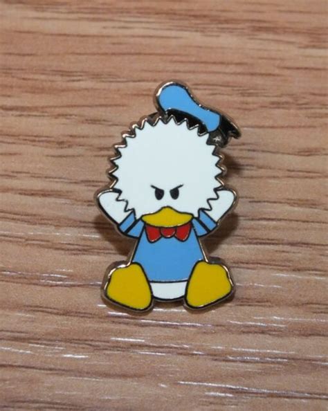 Disney Pin Trading 2006 Small 1 Inch Angry Donald Duck Pin Brooch