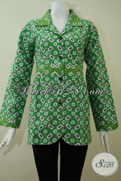 Tapi tahu kah kamu jika batik tidak hanya berasal dari daerah. Blus Batik Hijau Lengan Panjang Desain Formal Berkelas ...