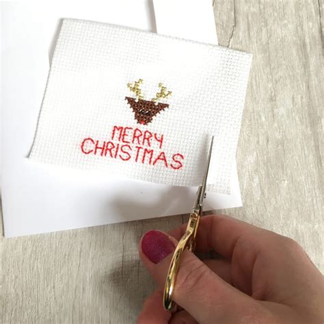 how to make a cross stitch christmas card with free christmas cross stitch patterns hannah