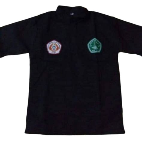 Gerakan pola langkah u atau ladam dalam pencak silat merupakan teknik dasar pencak silat yang menggunakan pola langkah yang menyerupai huruf u. Desain Pola Baju Pencak Silat : Jual Kaos Distro Ipsi ...