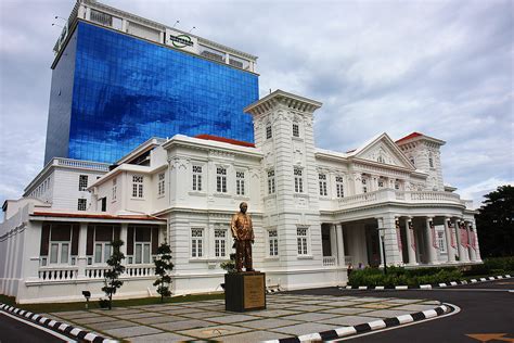 Open university malaysia was founded in 2000 and became the country's seventh private university. Universitas Terbuka Malaysia