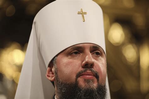 New Ukrainian Orthodox Leader Gives 1st Liturgy Urges Unity