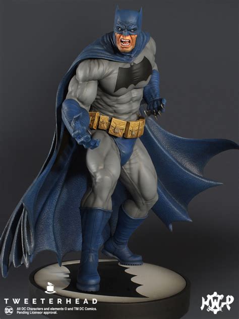 Batman Dark Knight Maquette Available To Pre Order Via