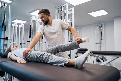 Benefits Of Physical Therapy 3 Ways Physical Therapists May Help You Regain Your Strength
