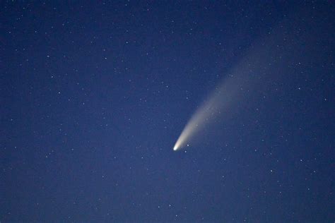 Check Out This Astronauts Epic View Of Comet Neowise Travel