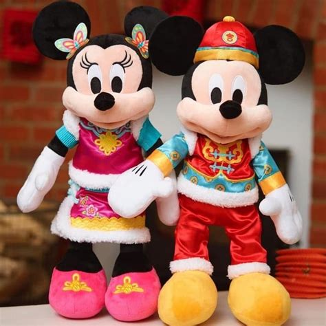 How Cute Are The Chinese New Year Mickey And Minnie 😍😍😍 Disney