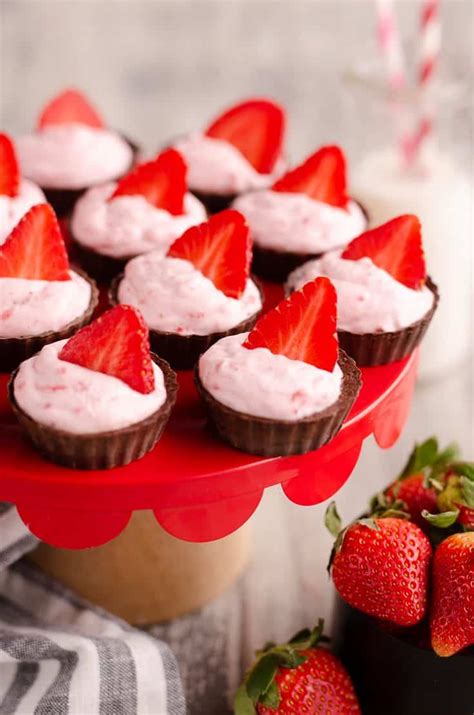 Strawberry Dark Chocolate Mini Dessert Cups Easy No Bake Treat