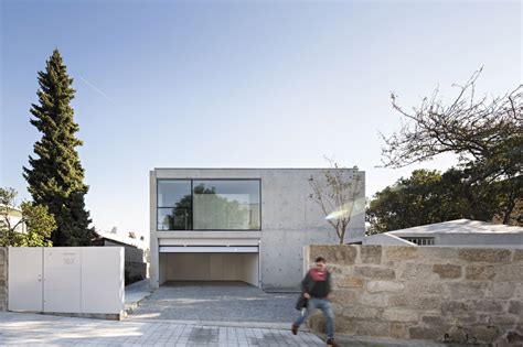 João Vieira De Campos Completes Minimal Concrete House In Porto