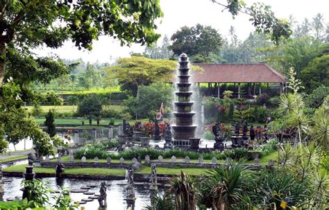 Tirta Gangga Taman Air Kerajaan Di Bali