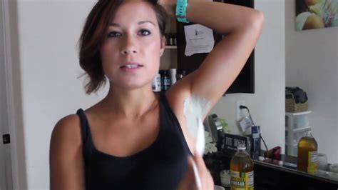 How To Detox Your Armpits And Why Do It Bentonite Clay And Apple Cider