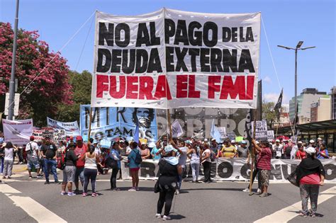 la paradoja de cómo el fmi se convirtió en aliado clave de argentina en renegociación de su