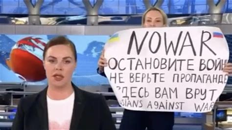 Nach Protest Im Russischen Fernsehen Wo Ist Marina Ovsyannikova Die