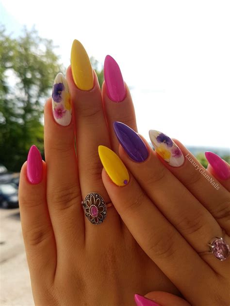 Ногти миндаль яркие цвета фото картинки modnica club