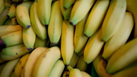 Britons Throw Away 14 Million Bananas Every Day Itv News