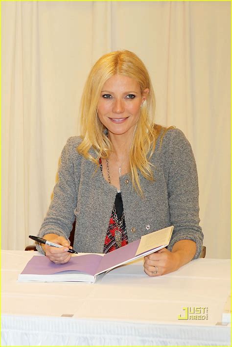 Gwyneth Paltrow Cookbook Signing In Nyc Photo 2535470 Gwyneth