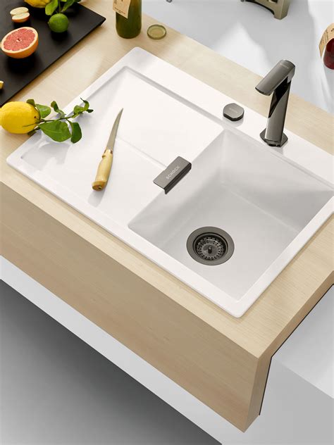 Dawn 27 single bowl undermount 18 gauge stainless steel kitchen sink. 40cm - Cabinet Width - Sinks
