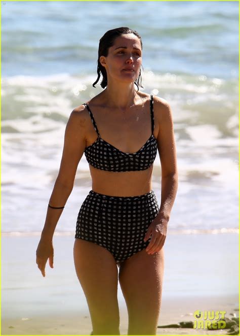 Rose Byrne Has Fun In The Sun In A High Waisted Swimsuit At The Beach Photo 4474957 Bikini
