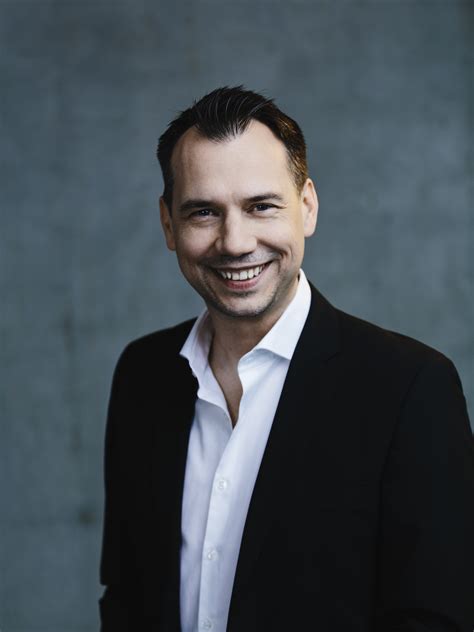 Sebastian fitzek is a german writer and journalist. Sebastian Fitzek live in Concert Herbstlese 2019 Programm ...