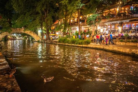 The Complete Guide To The San Antonio Riverwalk