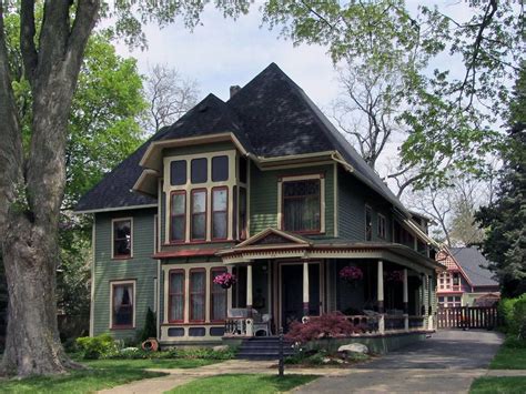 За окном красок достаточно, а добавить их в. Historic home in Marshall, Michigan. | Historic home ...