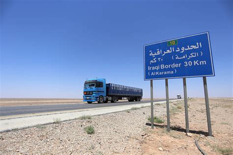 Border Crossing Open But Traffic Slows Between Jordan Iraq Amid Isis