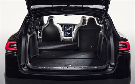 Tesla Model X In 7 Seat Configuration Finally Gets Fold Flat 2nd Row