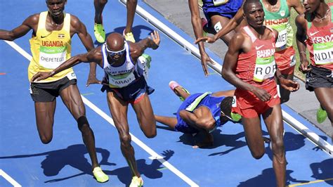 Olympics Rio 2016 Mo Farah Stumbles Into 5000m Final In Quest For
