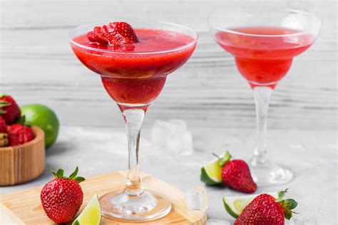 Frozen And Shaken Strawberry Daiquiri Recipes