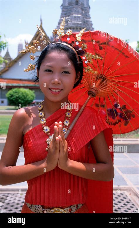 Thai Girl Stockfotos And Thai Girl Bilder Alamy