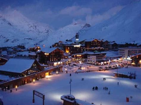 Discover our summer sports in tignes during your summer holiday in the mountains of france. Tignes, France -Tignes is a commune in the Tarentaise Valley, Savoie department in the Rhône ...