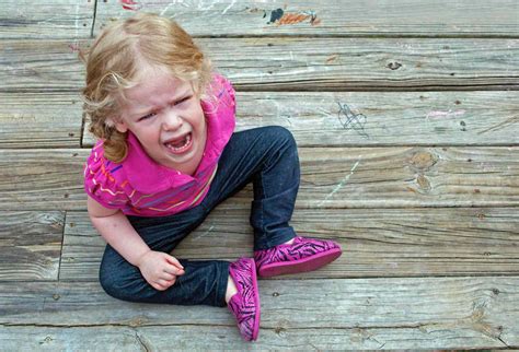How To Handle Toddler Tantrums