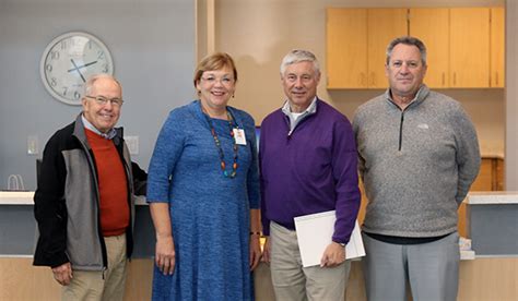 Upton Visits New Niles Community Health Center Facility Leader