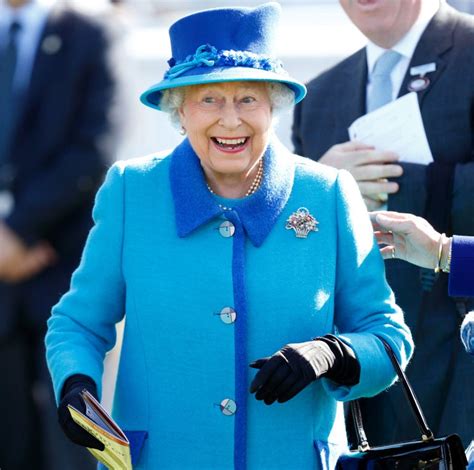 Elizabeth ii (elizabeth alexandra mary; Does Queen Elizabeth II Dress Herself?