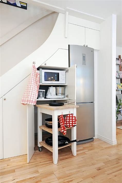 55 Amazing Space Saving Kitchens Under The Stairs