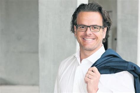 Referentenchristian fehrlin, ceo deep impact agpascal scherrer, publizistischer leiter srf 3dr. «Wir möchten die ‹Victorinox› der Gebäudetechnik werden ...