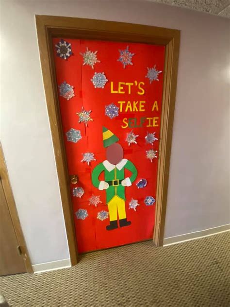 Christmas Themed Door Decorations To Inspire You For Next Year