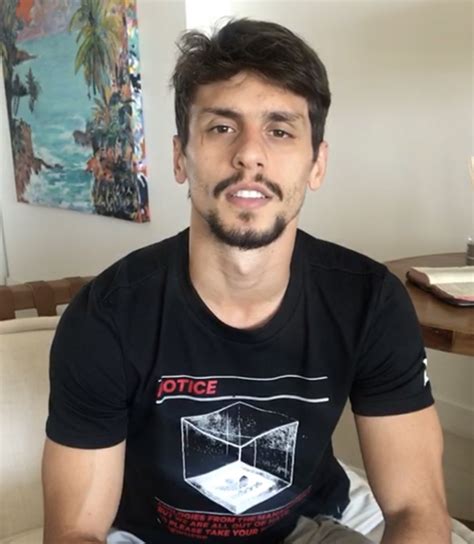 Rodrigo caio | родриго кайо запись закреплена. Rodrigo Caio se sensibiliza e doa camisa a menina que ...