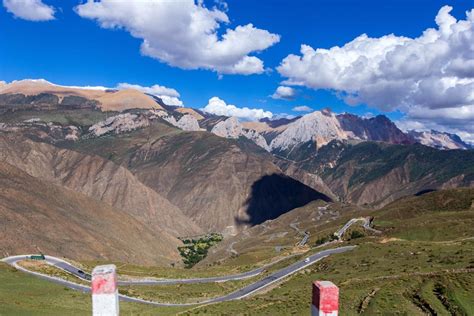 The 72 Turns Of Nujiang River Valley In Baxoi County Chamdo Tibet