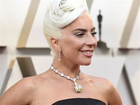 Lady Gaga Wore An Alexander Mcqueen Black Dress To Oscars 2019 Red Carpet