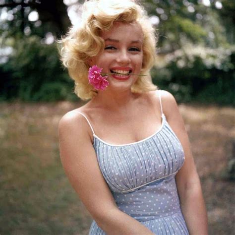 Beautiful Candid Photos Of Marilyn Monroe History Daily