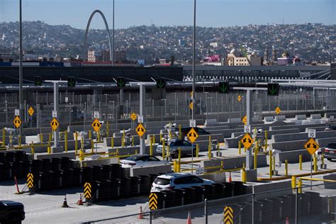 Frontera Entre Estados Unidos Y México Seguirá Cerrada Un Mes Más A