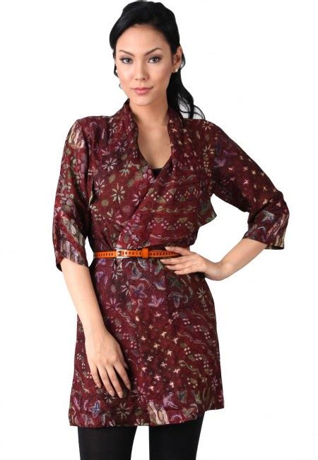 Pakaian ini hampir setiap hari dibutuhkan ketika bekerja. Model Baju Batik Wanita untuk Kerja - IdeModelBusana.com